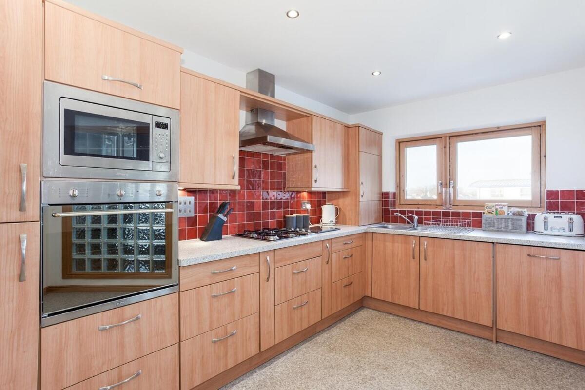Executive 3 Bed Apartment Αμπερντήν Εξωτερικό φωτογραφία